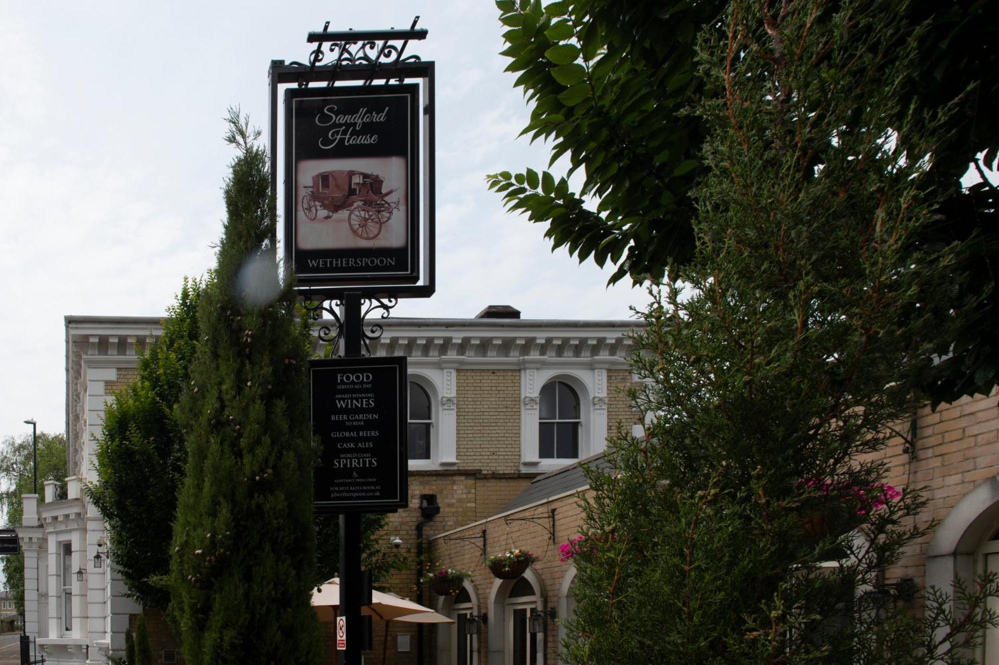 Sandford House Hotel Wetherspoon Huntingdon Exterior foto