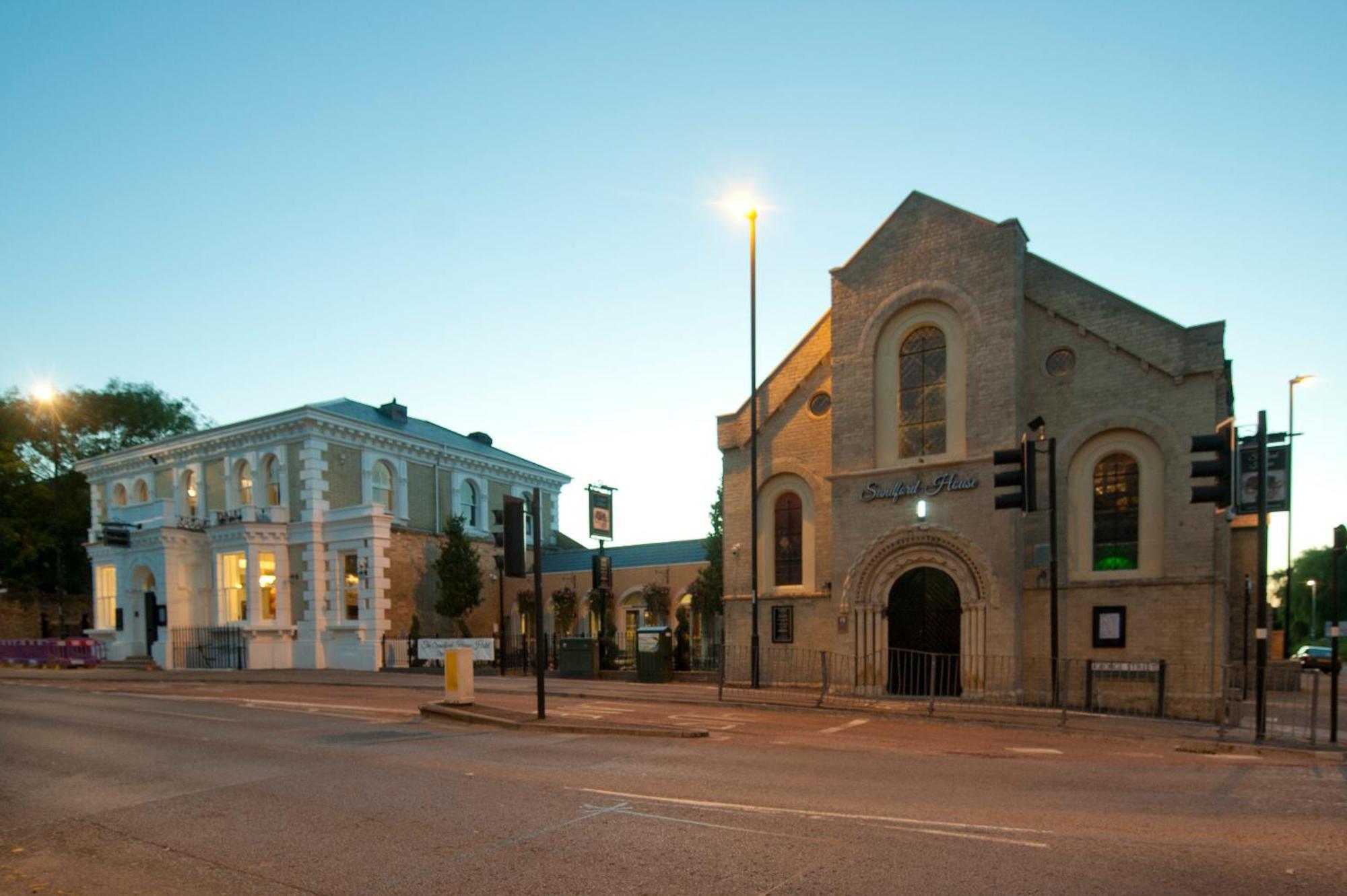 Sandford House Hotel Wetherspoon Huntingdon Exterior foto