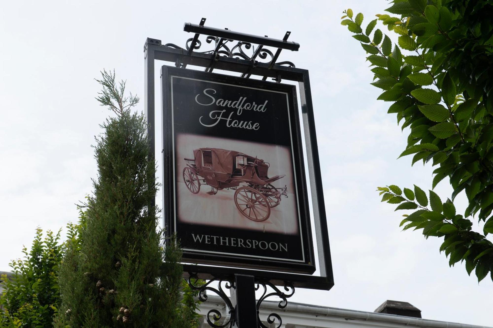 Sandford House Hotel Wetherspoon Huntingdon Exterior foto